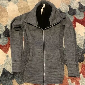 Lululemon zipped down sweater in good condition.